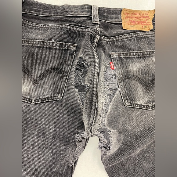 Vintage Levi’s Distressed Black 501 Straight Leg Buttony Denim Jeans - W 30 L 32 - Picture 3 of 6